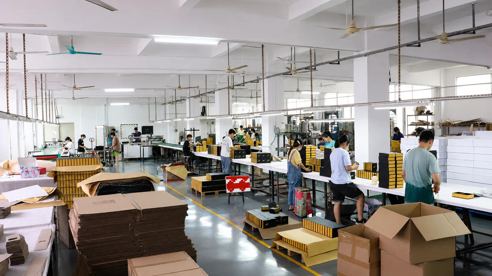 Crown Win Box Manufacturer China paper packaging printing factory production line, professional custom corrugated box design & manufacturing workshop for cost-saving shipping packaging