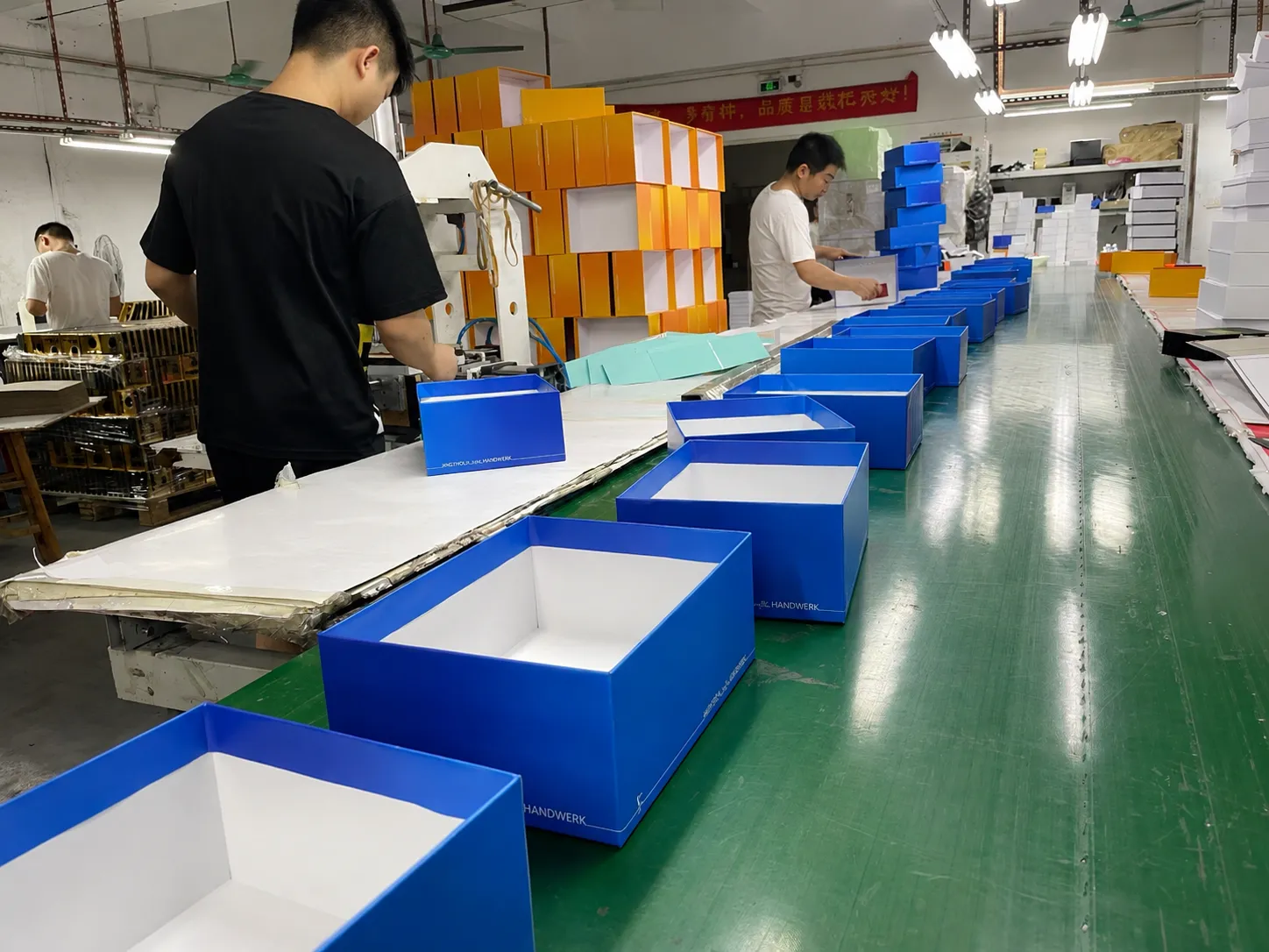 Crown Win Box Manufacturer factory workshop mass producing custom FSC beauty packaging paper boxes